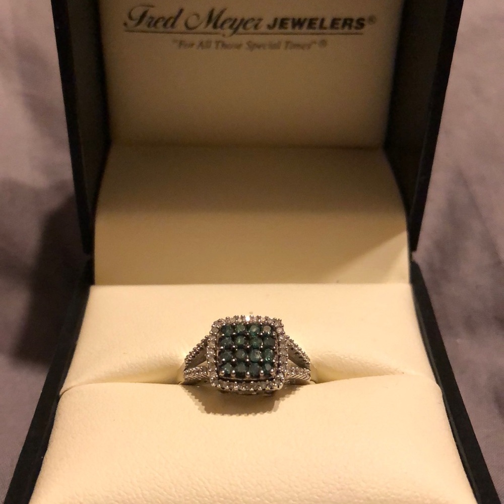 10K Blue & White Diamond Ring